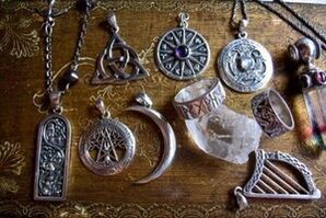 Talismans et amulettes pour la chance et le bien-être en famille