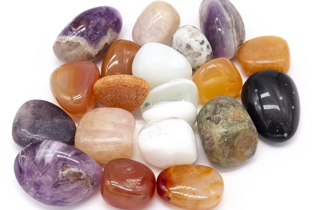pierres pour amulettes et amulettes
